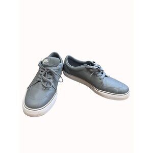 Nike SB Low Gray Leather mens skating sneakers shoes Size 13 SKU 6644